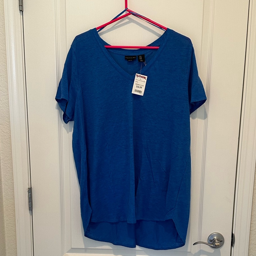 Tahari Blue Short Sleeve Relaxed T-Shirt. Linen.